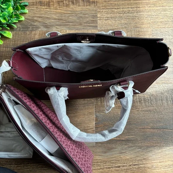 NWT Michael Kors Charlotte Medium Saffiano Leather Tote Bag - Picture 15 of 16